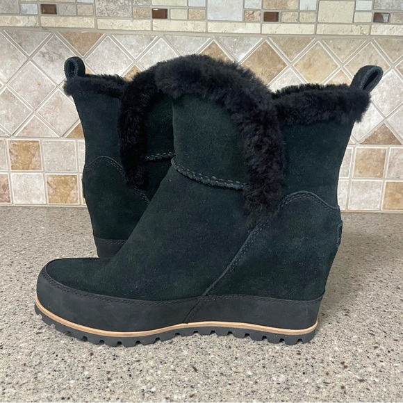UGG EUC Black Marcella Waterproof Leather Suede Wedge Boot Size 8 - Picture 5 of 10